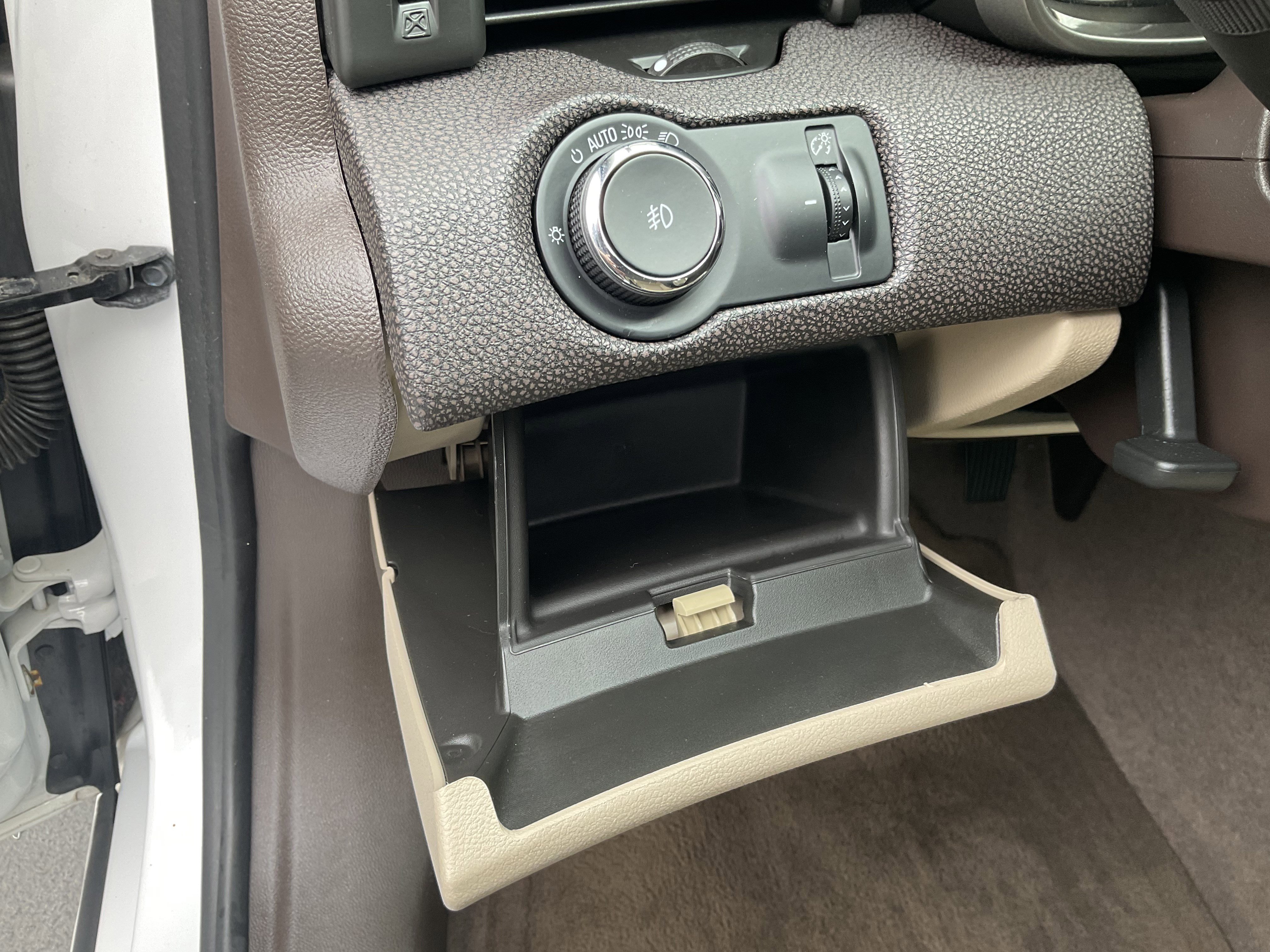 Used 2015 Chevrolet Malibu LTZ FWD image 29