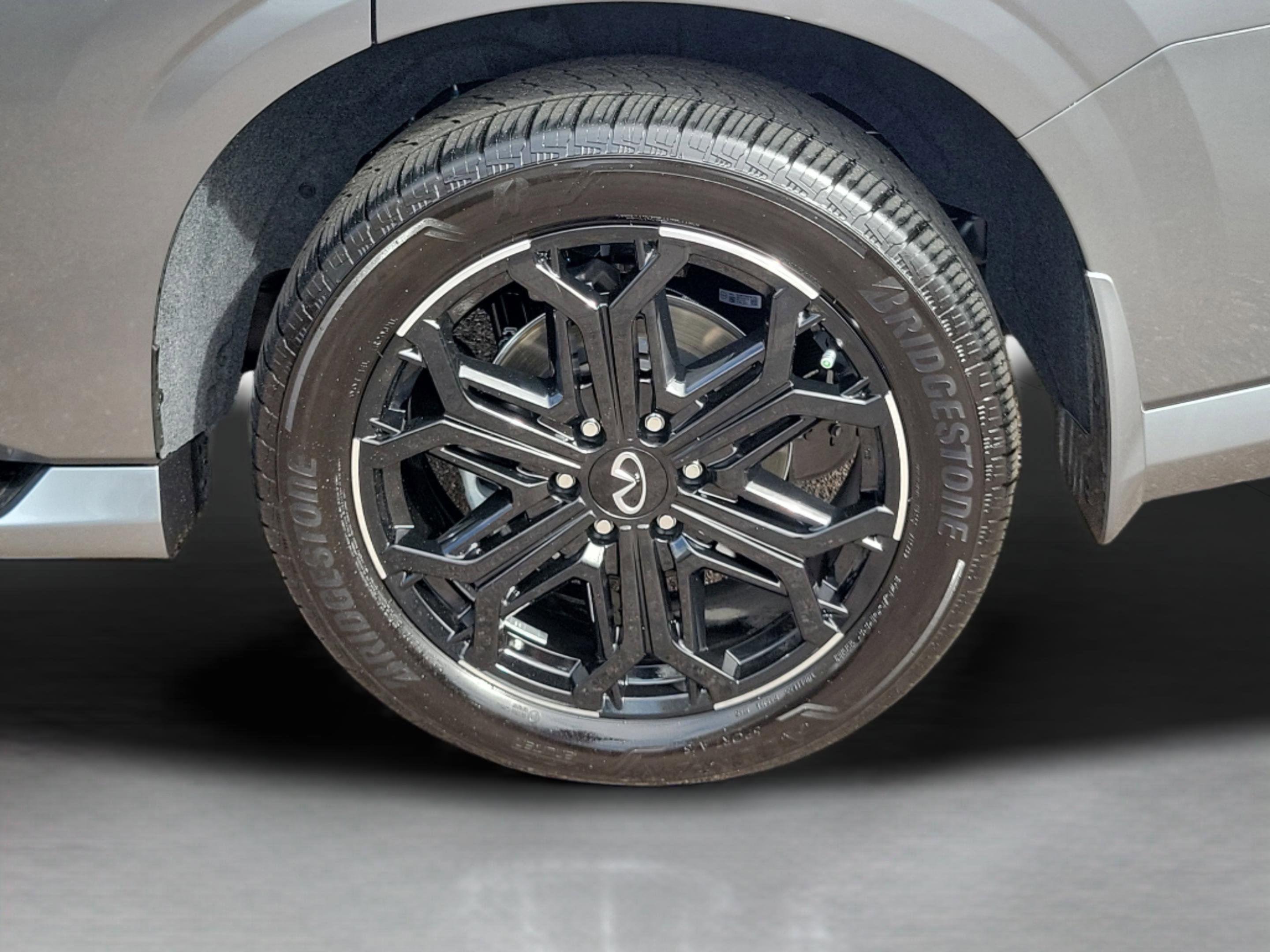 Certified 2026 INFINITI QX80 4WD w/ Sport Exterior Package image 5