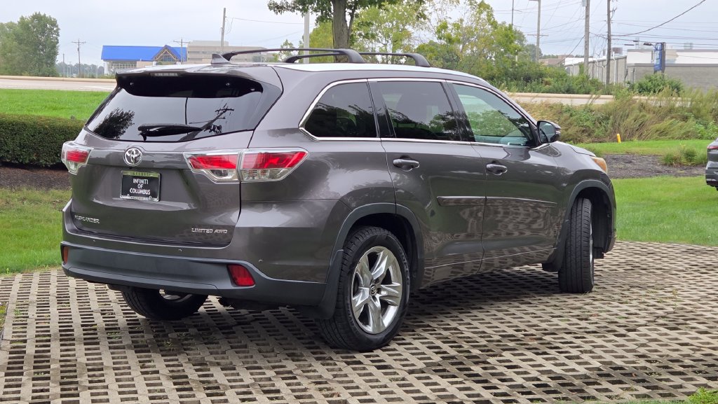 Used 2016 Toyota Highlander Limited AWD/4WD image 10