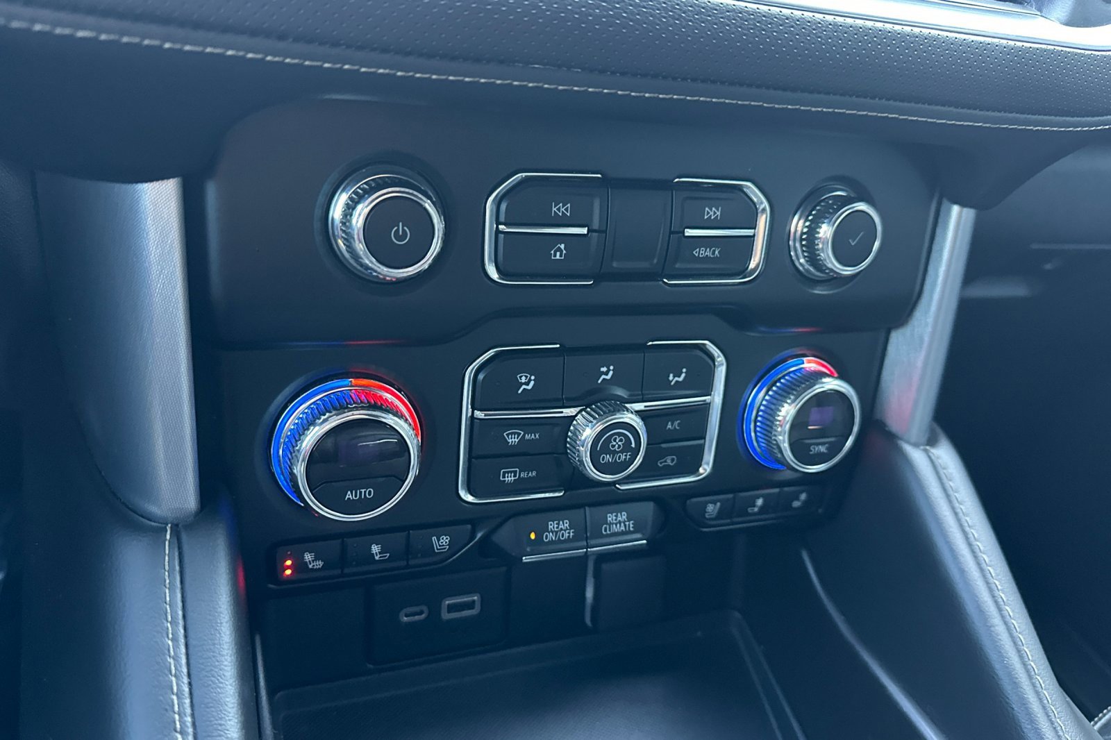 Used 2021 GMC Yukon SLT image 30