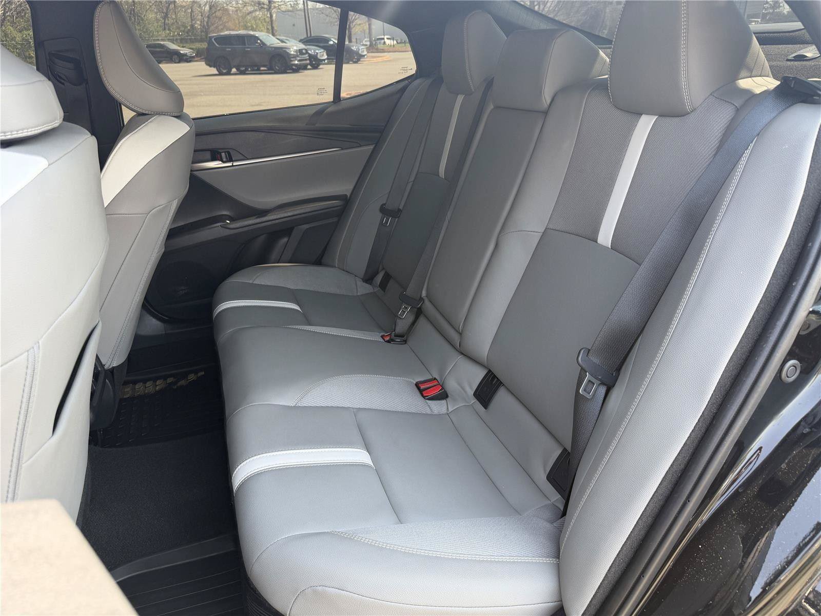 Used 2025 Toyota Camry SE AWD/4WD image 25