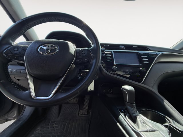 Used 2018 Toyota Camry SE w/ Moonroof Package FWD image 10