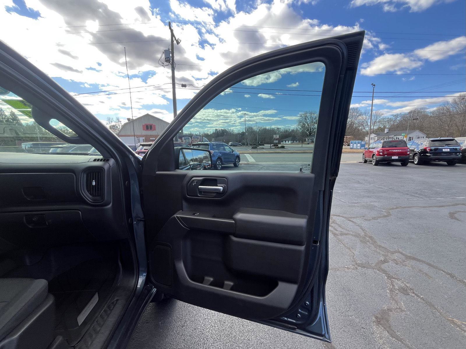 Used 2020 Chevrolet Silverado 1500 Custom Trail Boss w/ Custom Convenience Package image 15