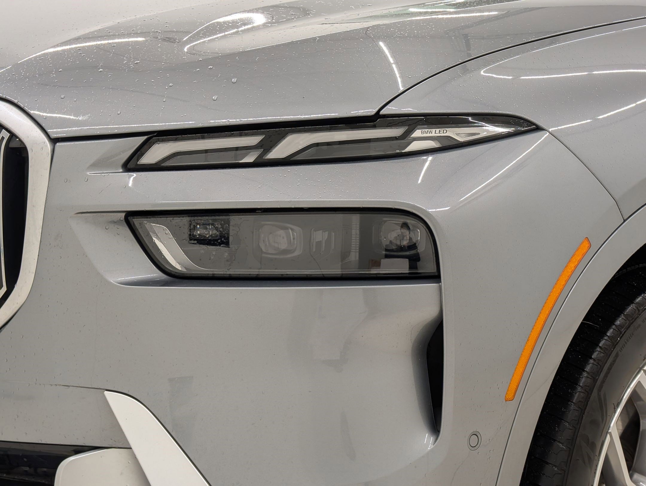 Used 2025 BMW X7 xDrive40i w/ Premium Package image 11