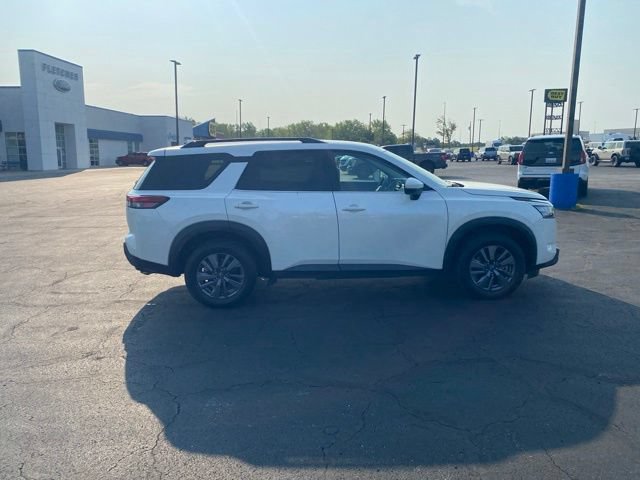 Used 2024 Nissan Pathfinder SV FWD image 7