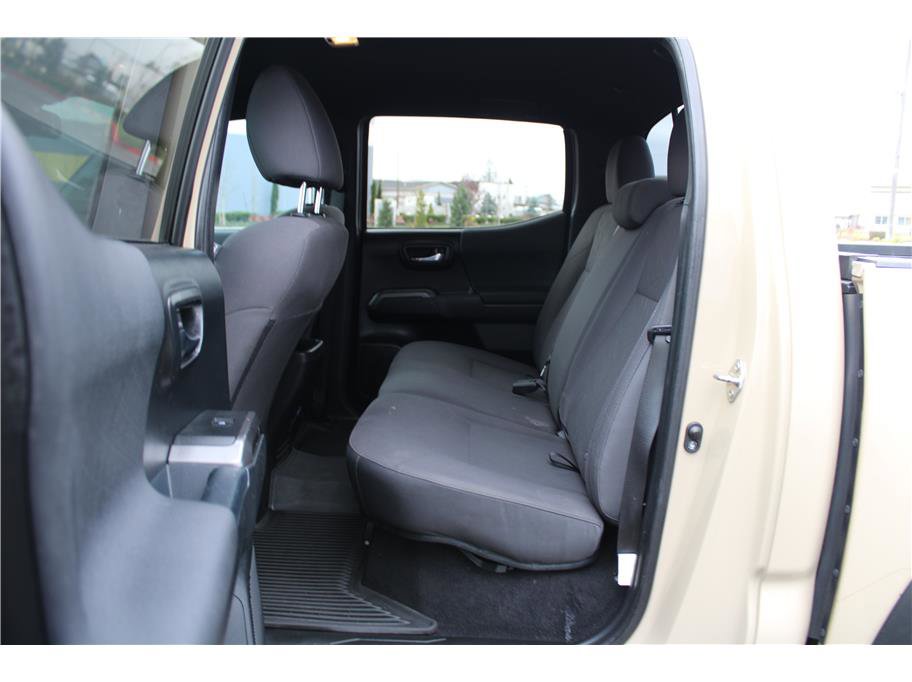 Used 2018 Toyota Tacoma TRD Off-Road w/ Technology Package image 12