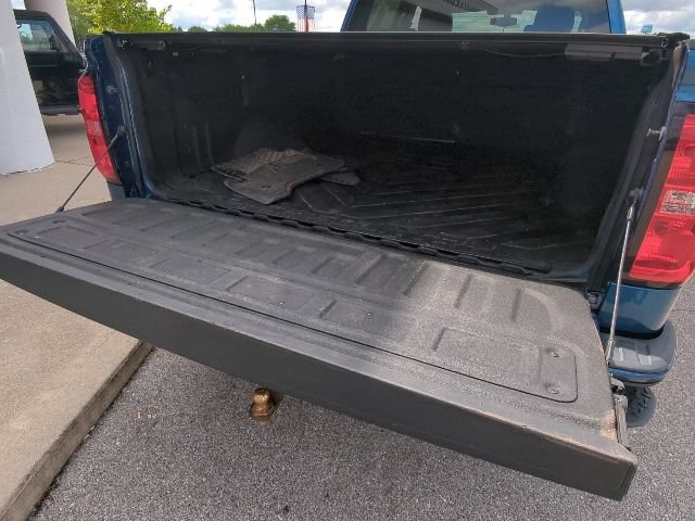 Used 2018 Chevrolet Silverado 1500 LT w/ All Star Edition AWD/4WD image 36