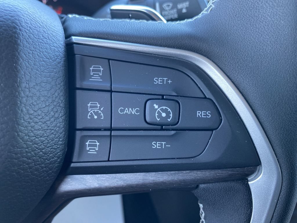 Used 2023 Jeep Grand Cherokee L Limited w/ Trailer Tow Group (B) AWD/4WD image 33