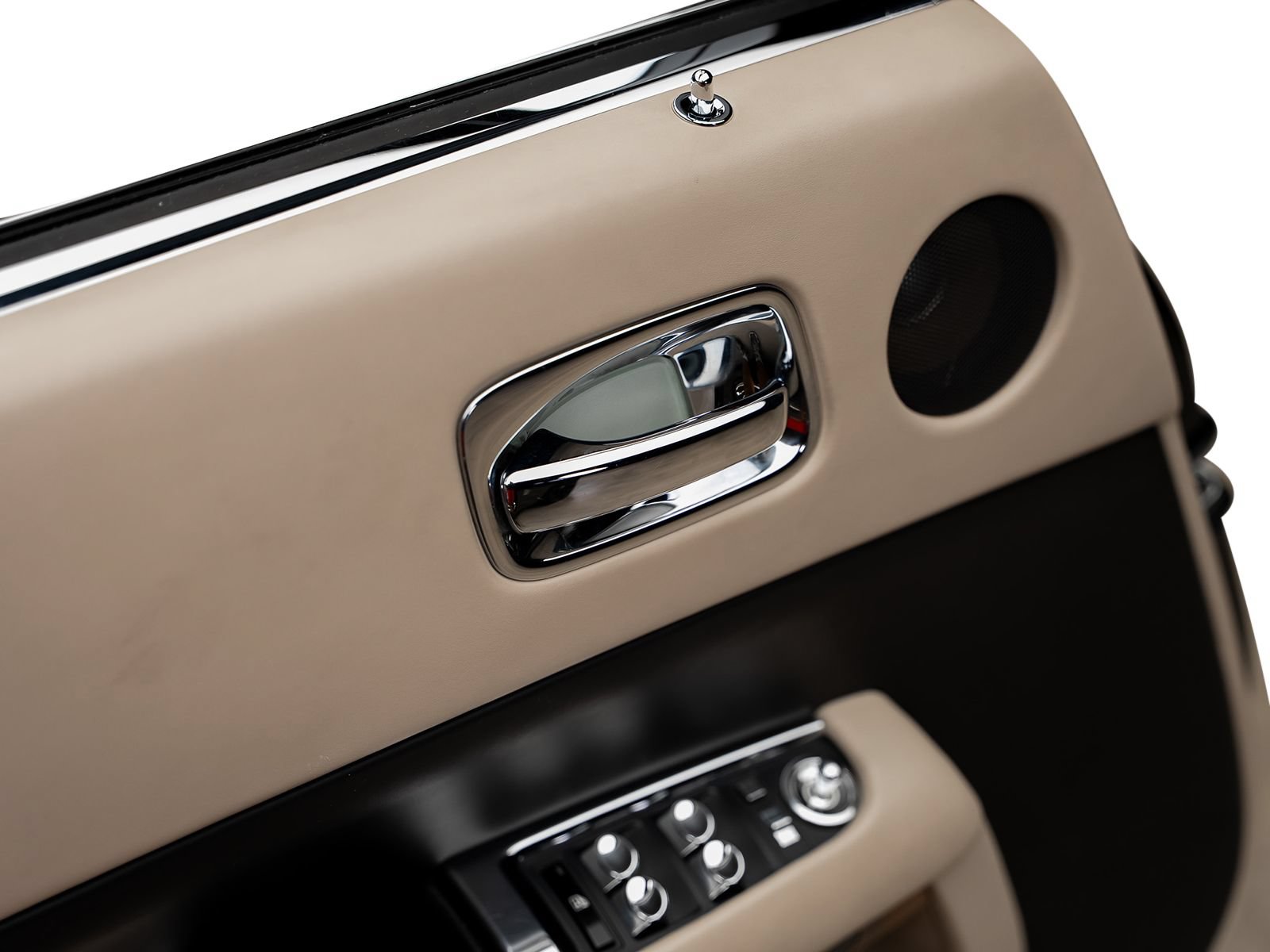 Used 2016 Rolls-Royce Dawn RWD image 61