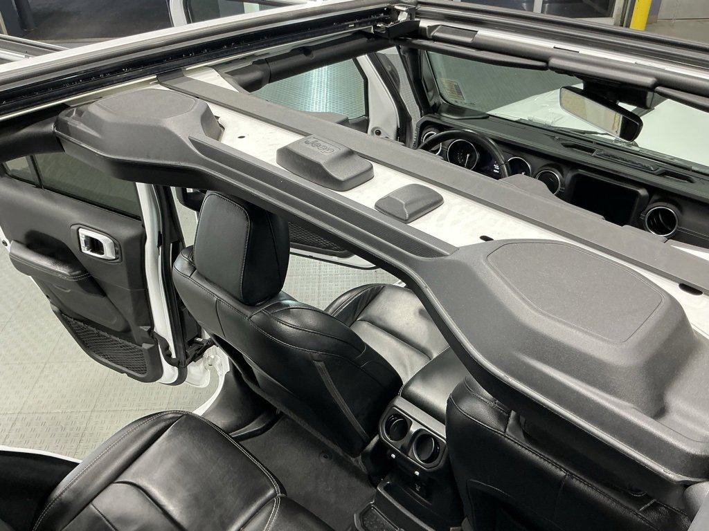 Used 2022 Jeep Wrangler Unlimited Sahara w/ Cold Weather Group image 12