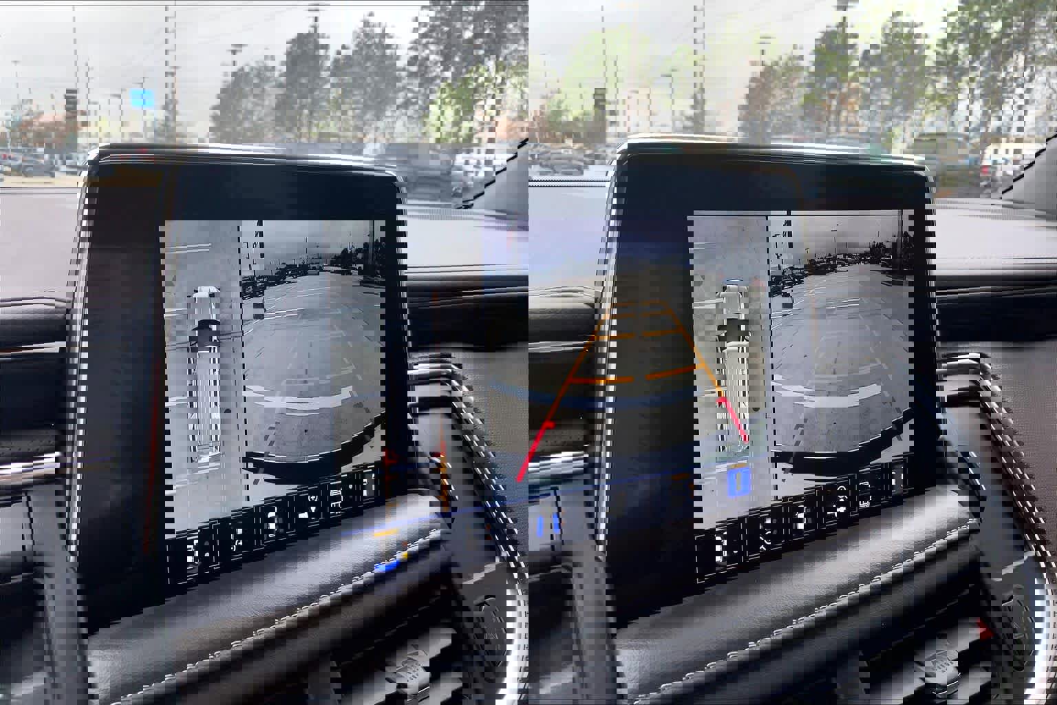 Used 2022 GMC Yukon SLT w/ SLT Premium Package image 57