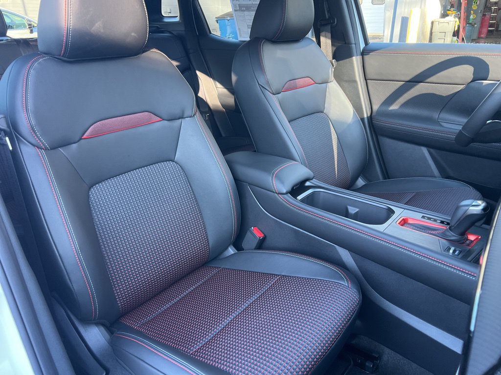 New 2026 Nissan Kicks SR w/ Cold Weather Package AWD/4WD image 37