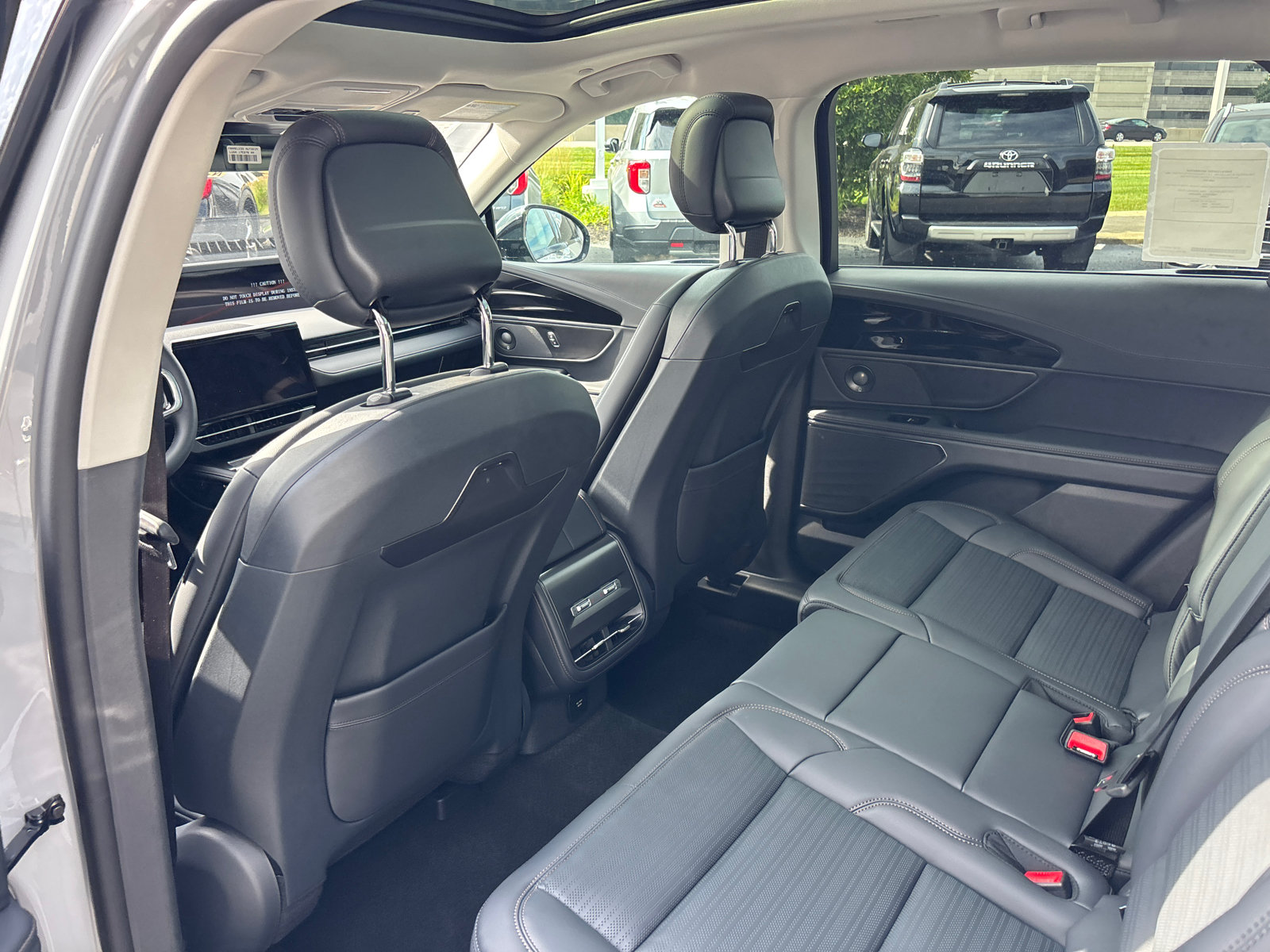 New 2026 Lincoln Nautilus Reserve w/ Jet Appearance Package AWD/4WD image 28