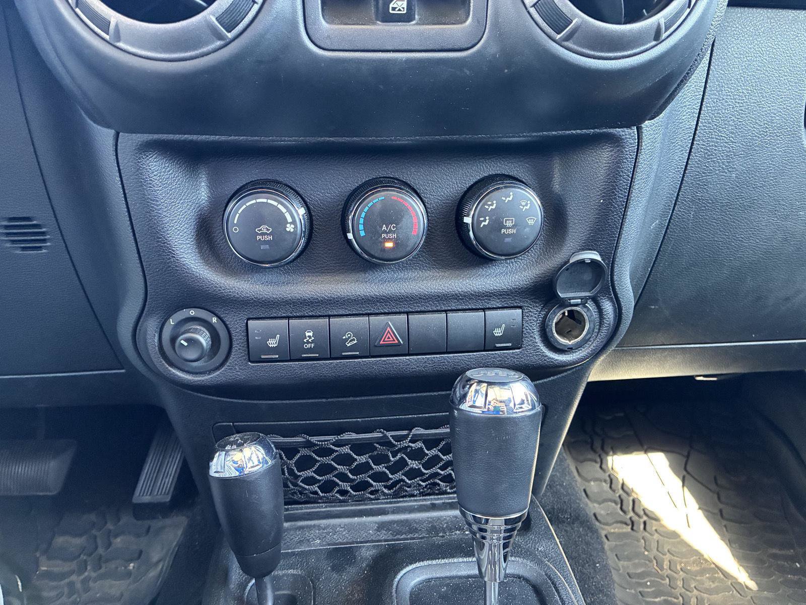 Used 2018 Jeep Wrangler Unlimited Sport S AWD/4WD image 18