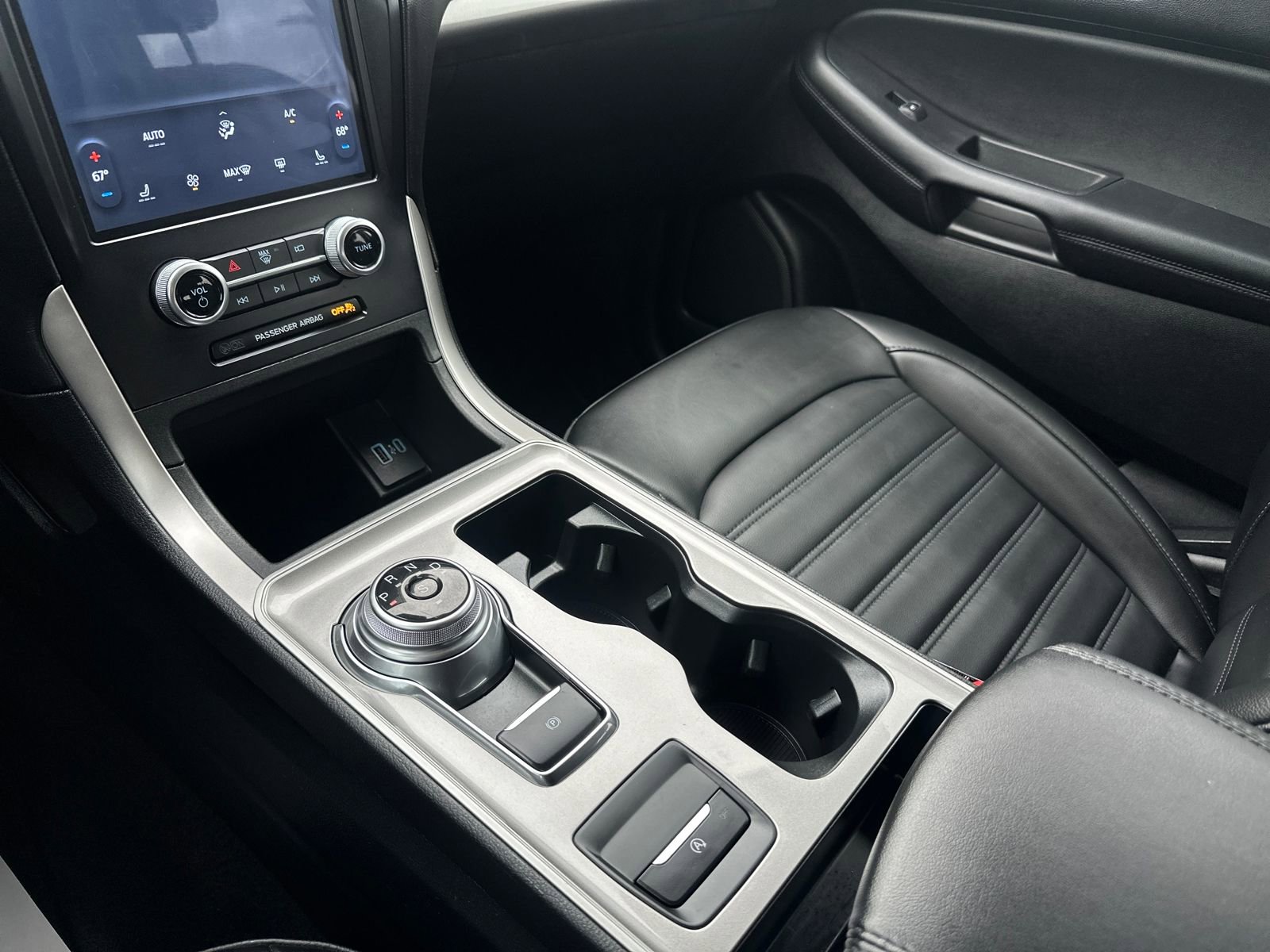 Used 2024 Ford Edge SEL w/ Convenience Package image 26