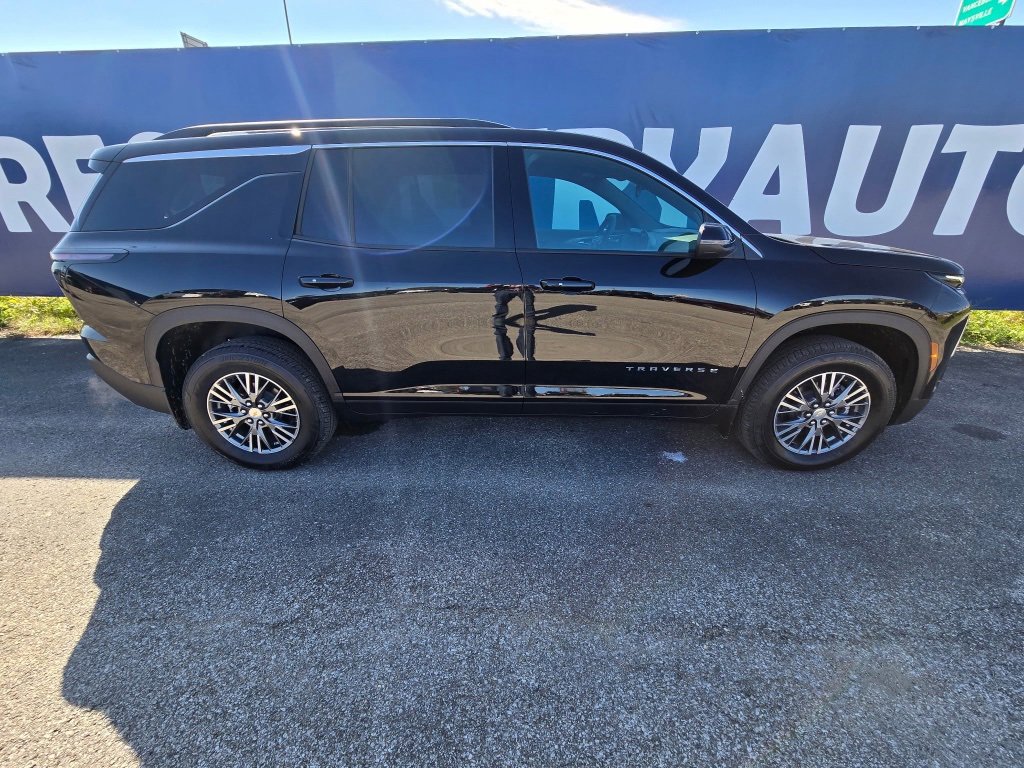 New 2026 Chevrolet Traverse LT image 8