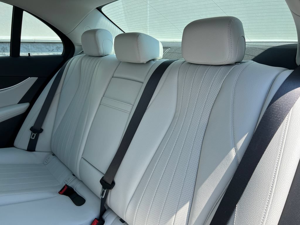 Used 2023 Mercedes-Benz E 350 4MATIC Sedan image 26