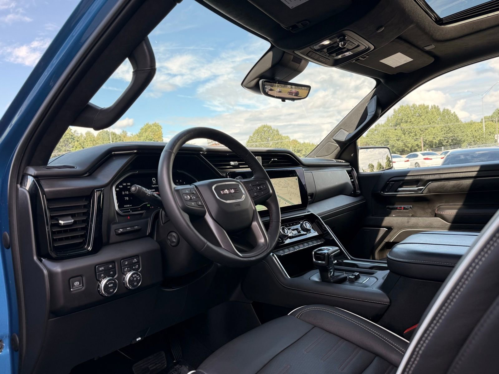 Used 2023 GMC Sierra 1500 AT4X image 18