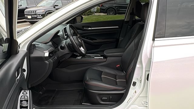 Certified 2025 Nissan Altima 2.5 SR AWD/4WD image 10