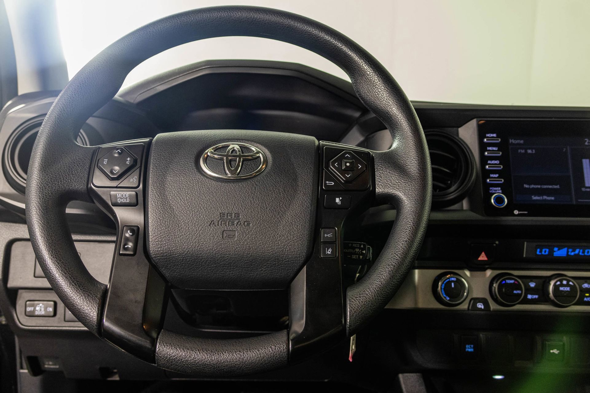 Used 2023 Toyota Tacoma SR AWD/4WD image 28