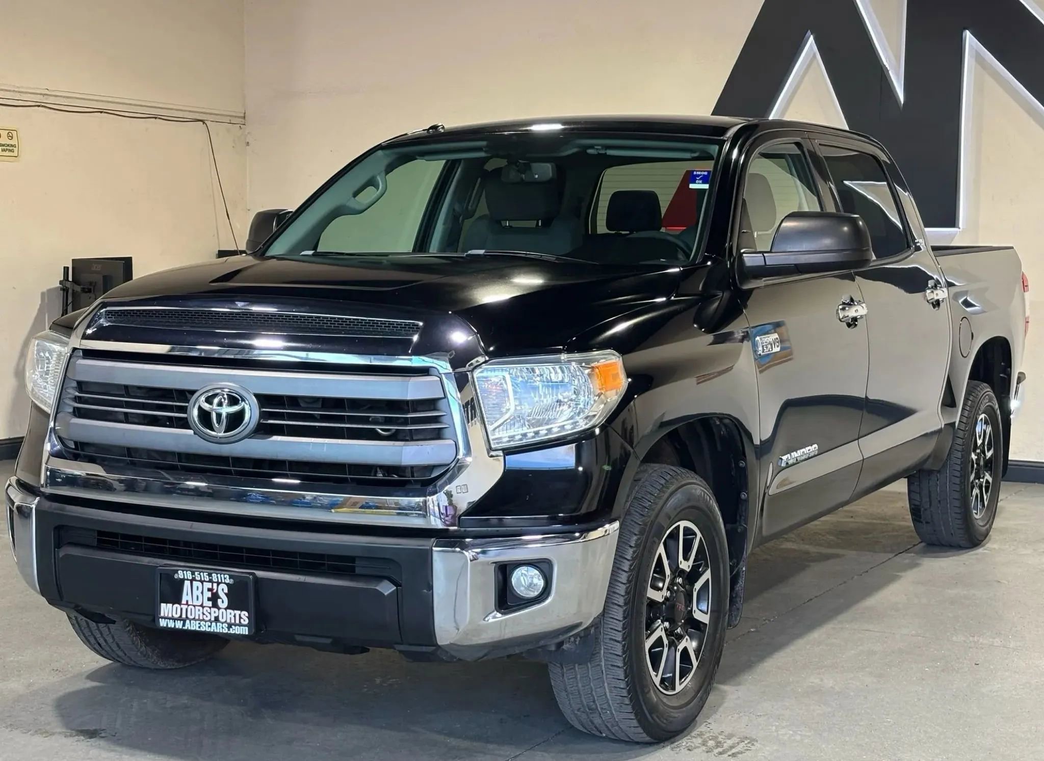 Used 2014 Toyota Tundra SR5 image 1