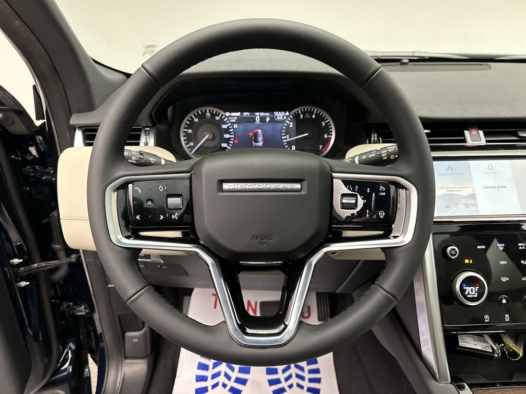 Used 2023 Land Rover Discovery Sport SE image 20