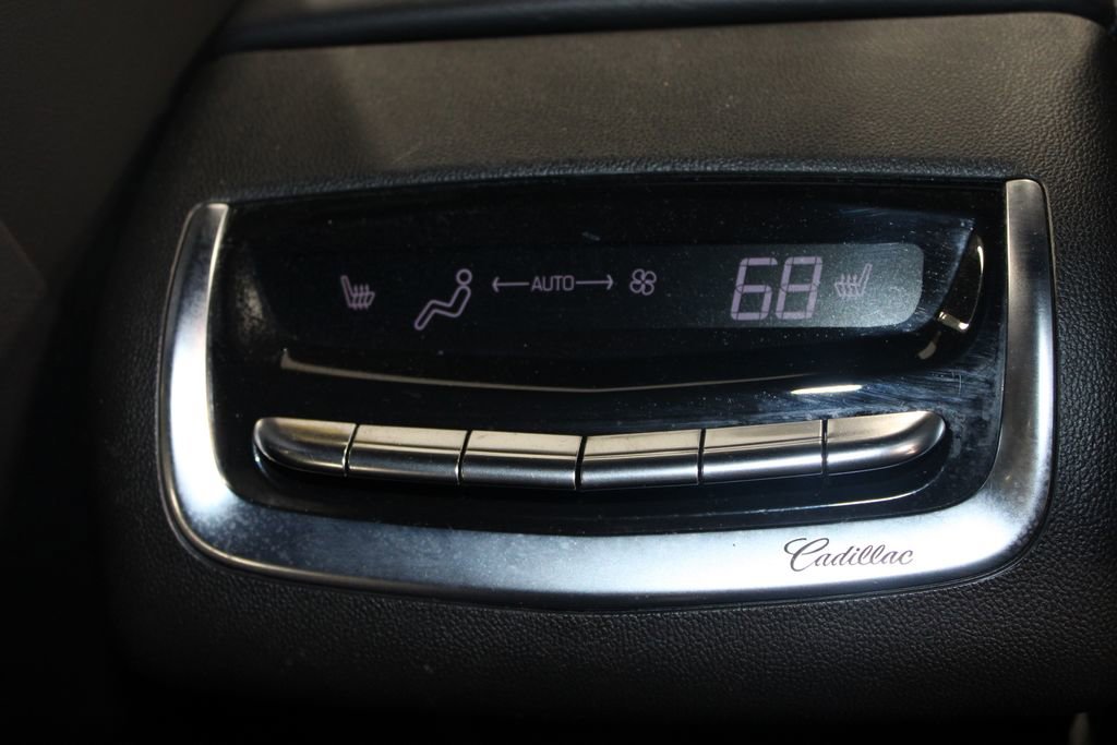 Used 2025 Cadillac XT6 Premium Luxury image 37