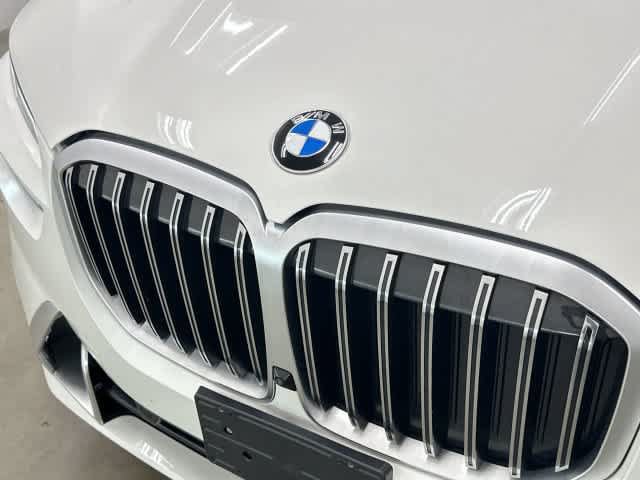 Used 2025 BMW X7 xDrive40i AWD/4WD image 31