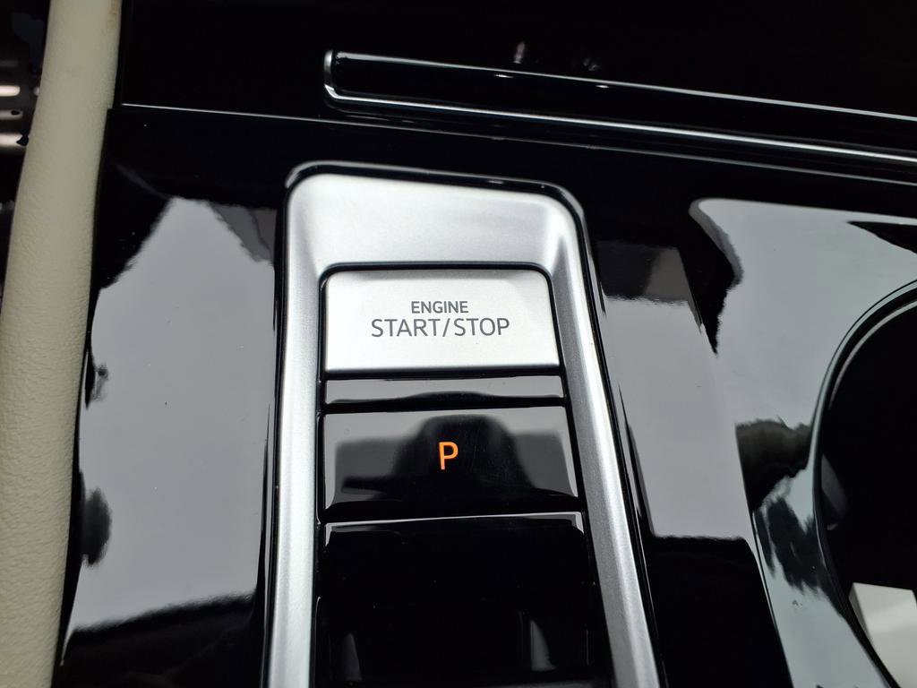 Used 2025 Volkswagen Atlas SEL Premium R-Line image 34