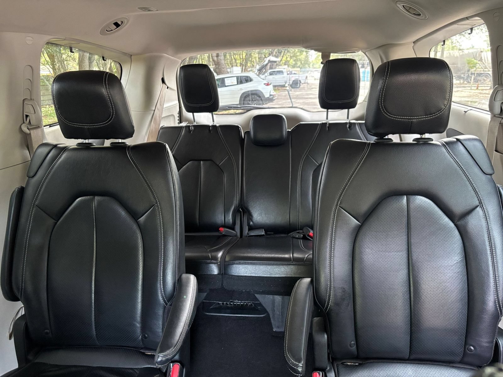 Used 2022 Chrysler Pacifica Touring-L FWD image 40