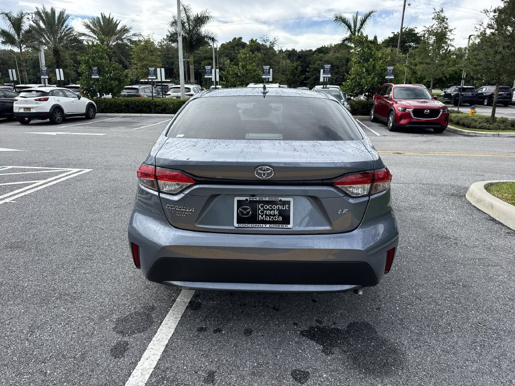 Used 2020 Toyota Corolla LE FWD image 2