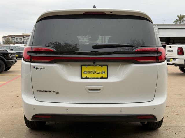 New 2026 Chrysler Pacifica Select w/ S Appearance Package image 6