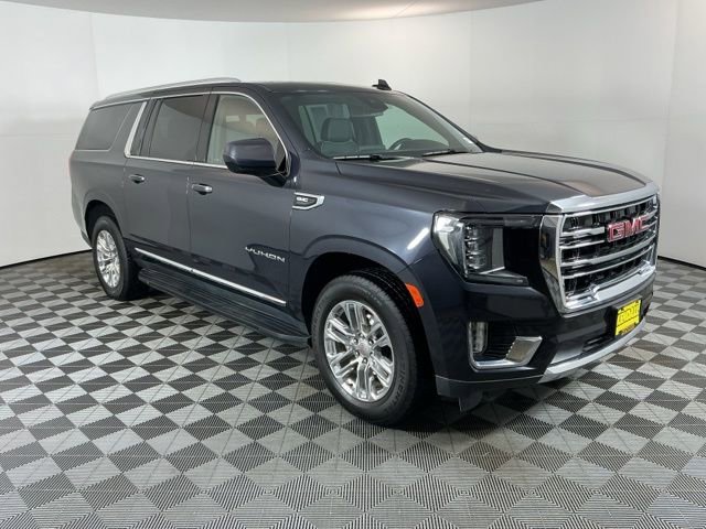 Used 2023 GMC Yukon XL SLT w/ Max Trailering Package AWD/4WD image 3