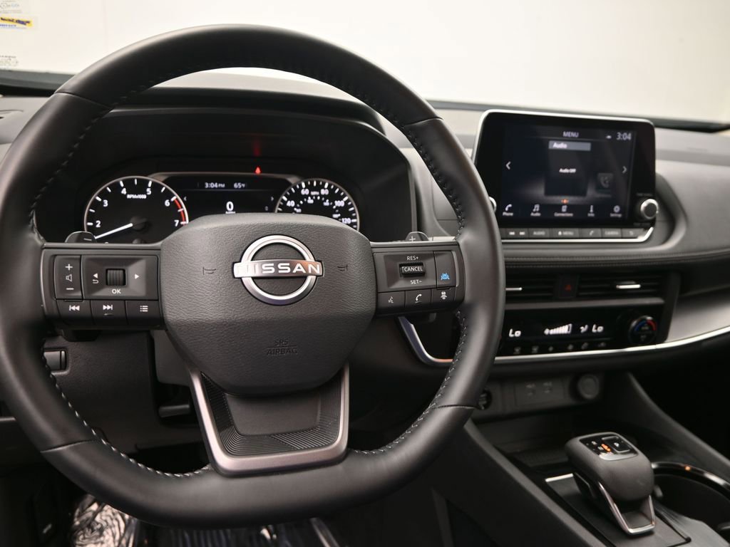 Used 2025 Nissan Rogue SV image 19