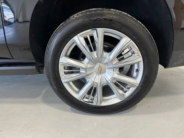 Used 2023 Chevrolet Suburban High Country image 19