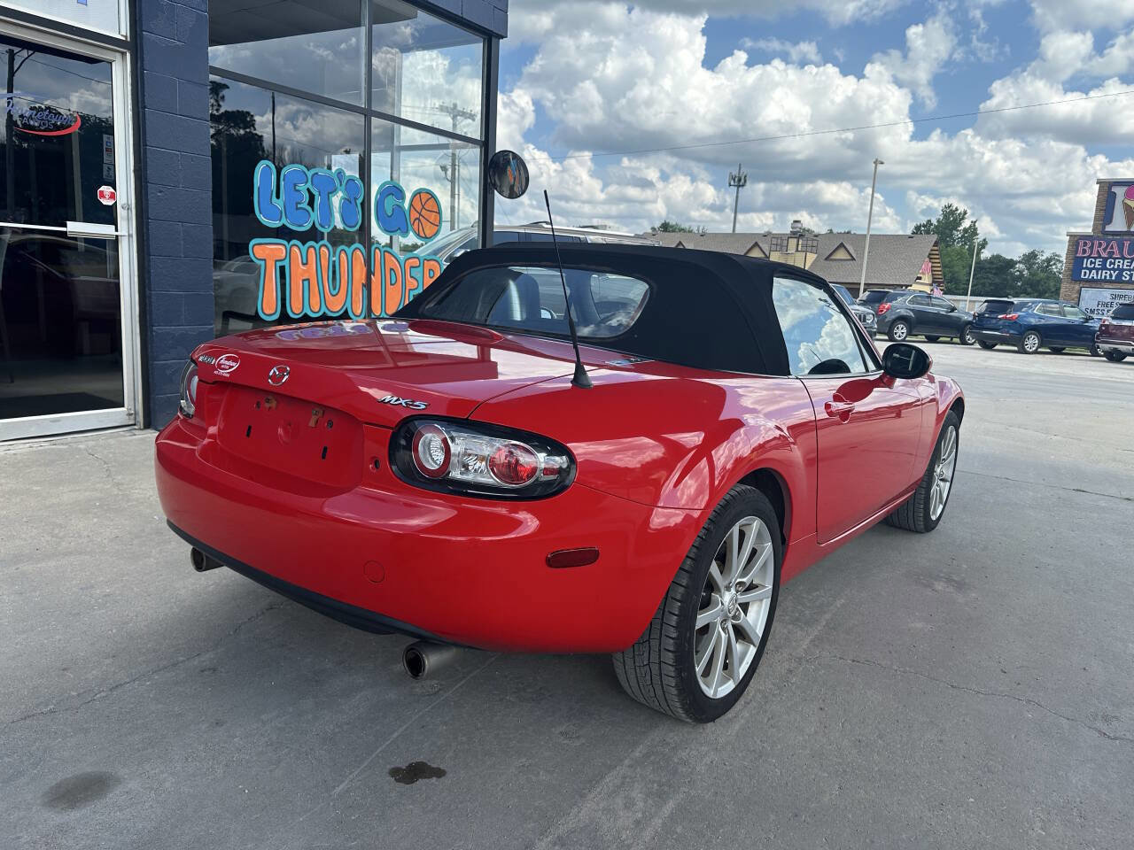 Used 2008 MAZDA MX-5 Miata Grand Touring RWD image 9