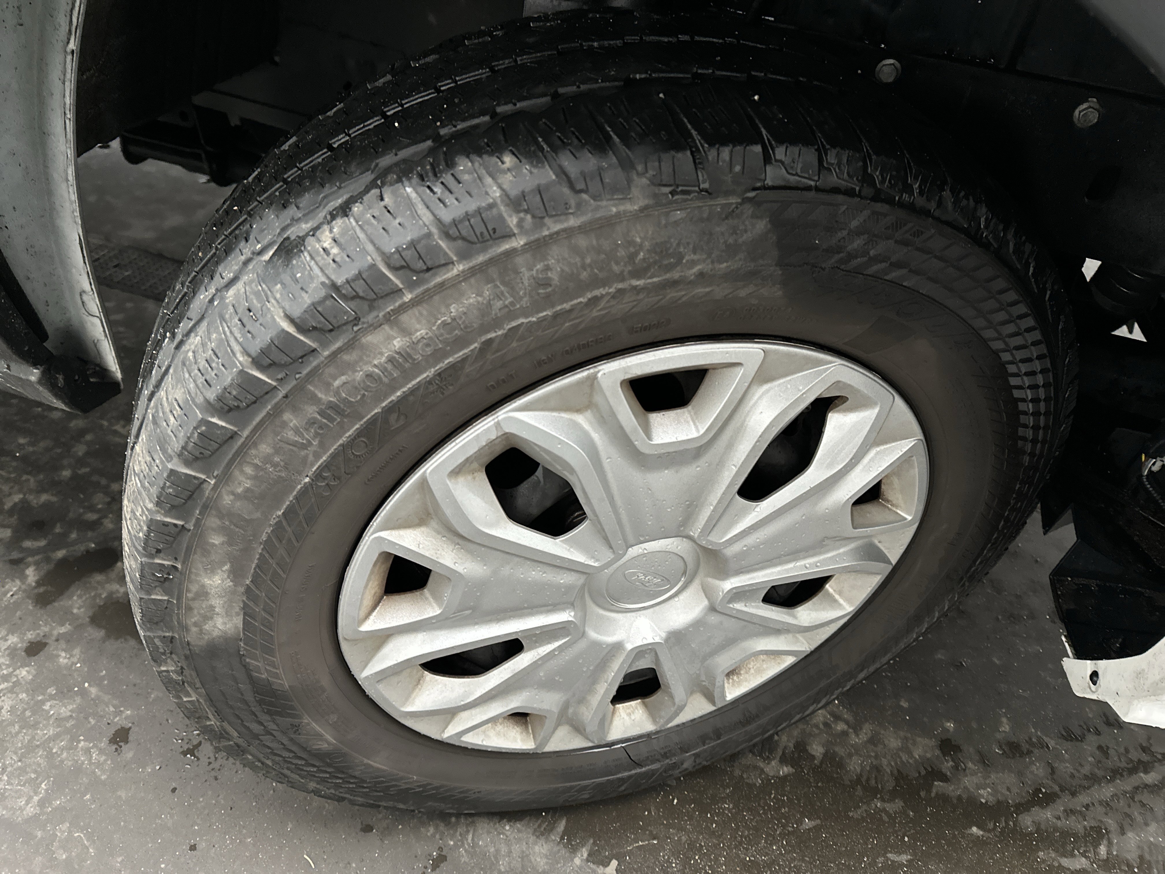 Used 2023 Ford Transit 350 XLT image 11