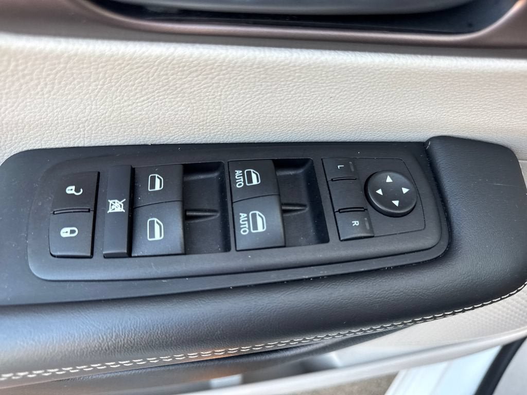 Used 2024 Chrysler Voyager LX FWD image 16