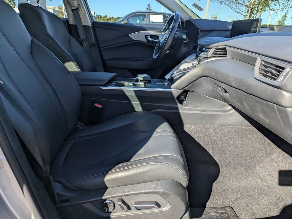 Used 2023 Acura TLX image 10