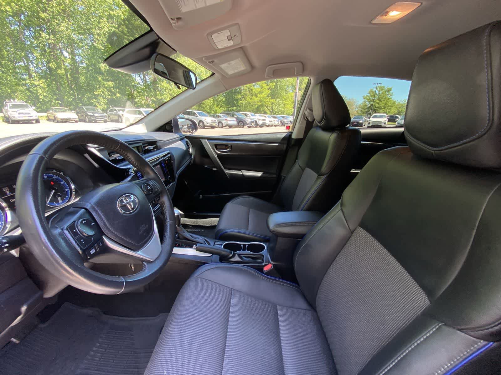 Used 2017 Toyota Corolla SE w/ Body Protection Package FWD image 19