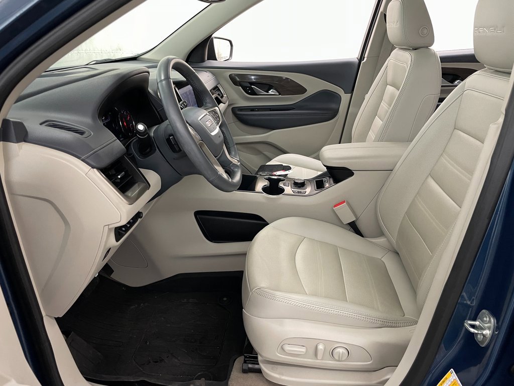 Certified 2024 GMC Terrain Denali w/ Denali Premium Package image 9