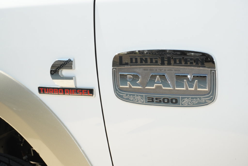 Used 2016 RAM 3500 Laramie Longhorn w/ Convenience Group AWD/4WD image 9
