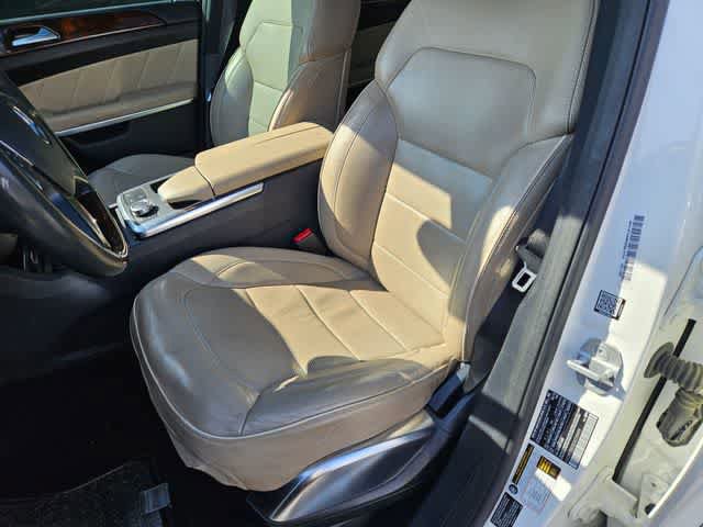 Used 2014 Mercedes-Benz GL 550 4MATIC image 14