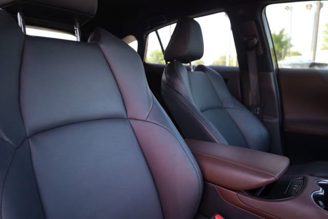 Used 2022 Toyota Venza XLE AWD/4WD image 40