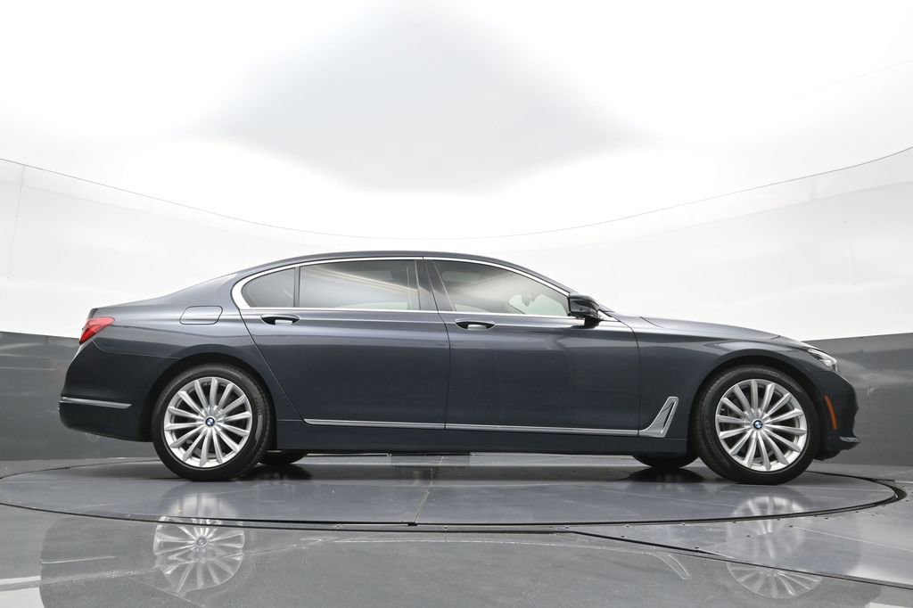 Used 2016 BMW 740i RWD image 29