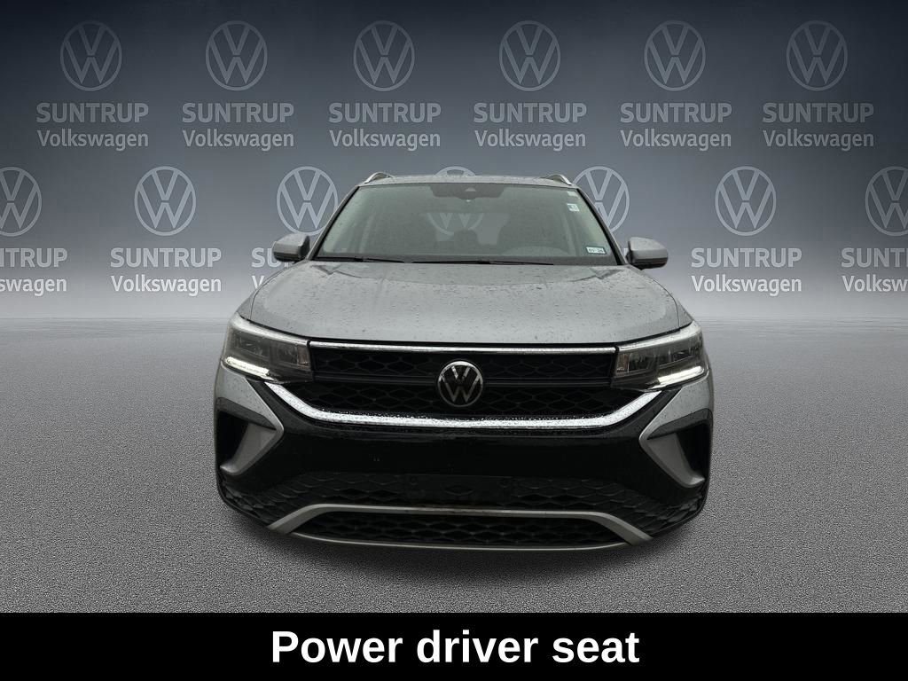 Used 2023 Volkswagen Taos SE w/ Panoramic Sunroof Package image 10