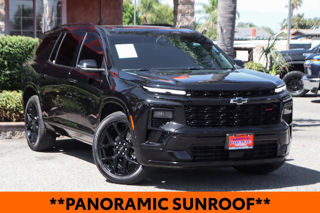 Used 2026 Chevrolet Traverse RS w/ LPO, Floor Liner Package FWD image 2