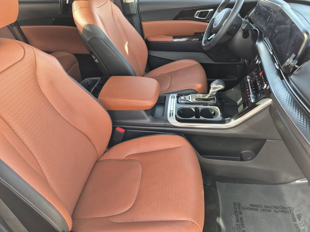 Certified 2023 Kia Carnival SX Prestige image 18