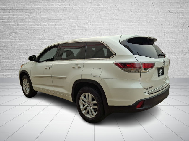Used 2016 Toyota Highlander LE w/ Protection Package #3 AWD/4WD image 4
