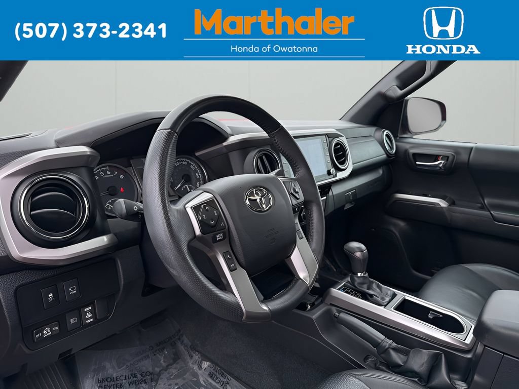 Used 2022 Toyota Tacoma Limited AWD/4WD image 11